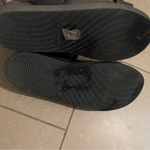 Vagabond Black Leather Minimal Flat Sandals - Picture 6 of 7